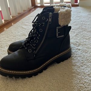 Women’s Black boots